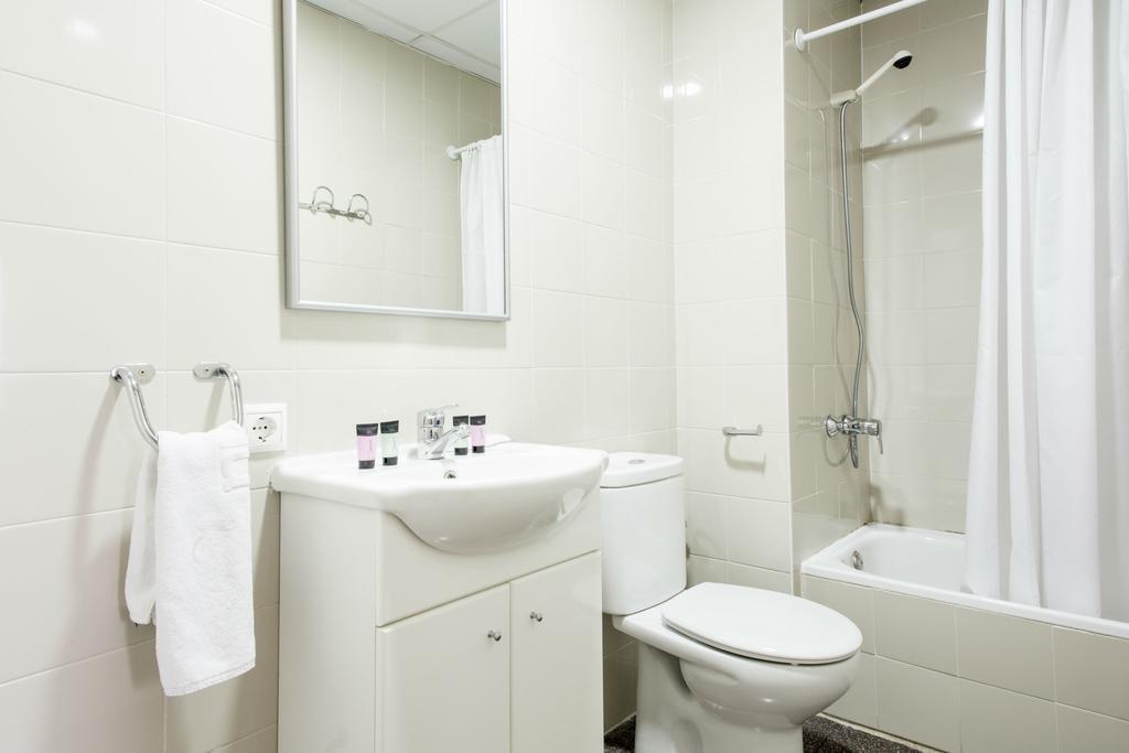 Residencia Universitaria Resa Abedules Appartement Pamplona